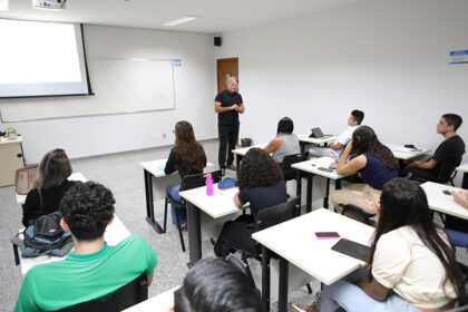 Alunos da Unitins assistem aula especial de Direito Administrativo no TCETO