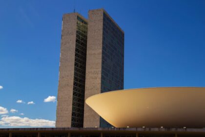 Deputados federais participam direta e indiretamente das eleições municipais