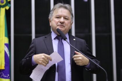 Projeto proíbe publicidade em jogos e aplicativos para menores de 18 anos
