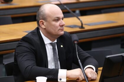 Projeto cria os crimes de sequestro de conta de rede social e estelionato digital
