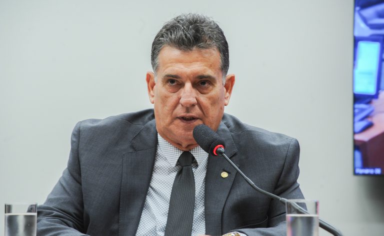 Projeto equipara contrabando de cigarros ao tráfico de drogas