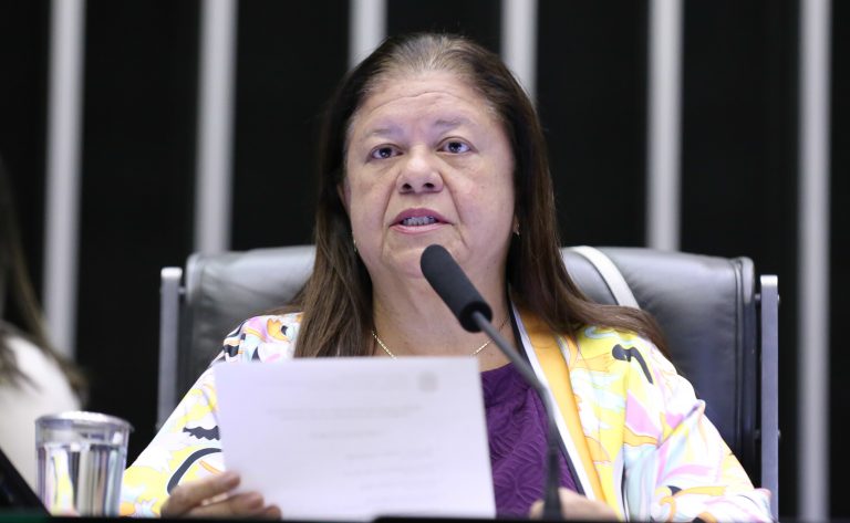 Projeto limita a 6 meses tramitação de processo administrativo prioritário