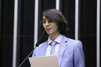 Projeto define crimes e penas específicos para combater discriminação contra pessoas autistas