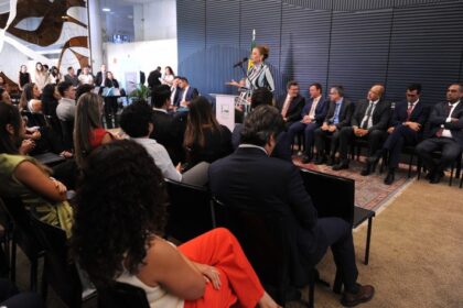 Câmara lança livro sobre mudanças na Lei de Improbidade Administrativa