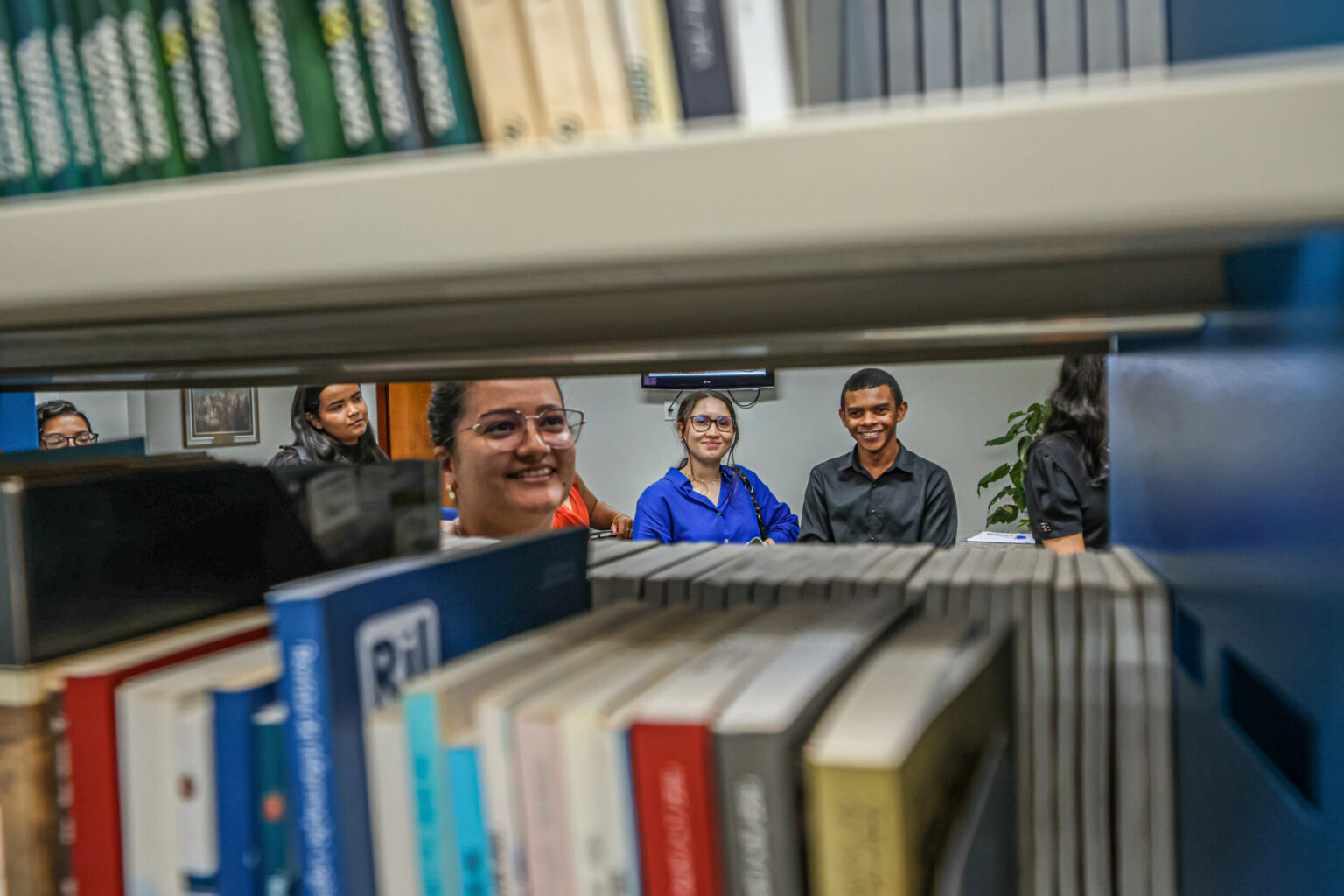 Estudantes de Direito da CESUP e alunos do Ensino Médio visitam o TCETO