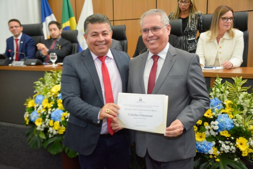 Conselheiro do TCETO Severiano Costandrade recebe Título de Cidadão Palmense