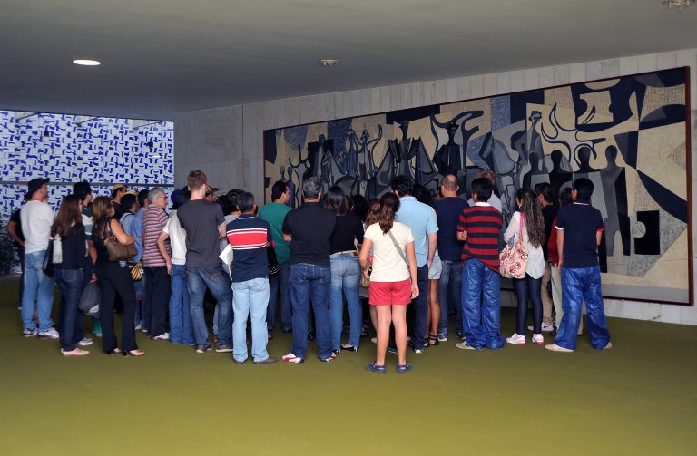 Congresso retoma visitas em inglês e Libras aos fins de semana e feriados