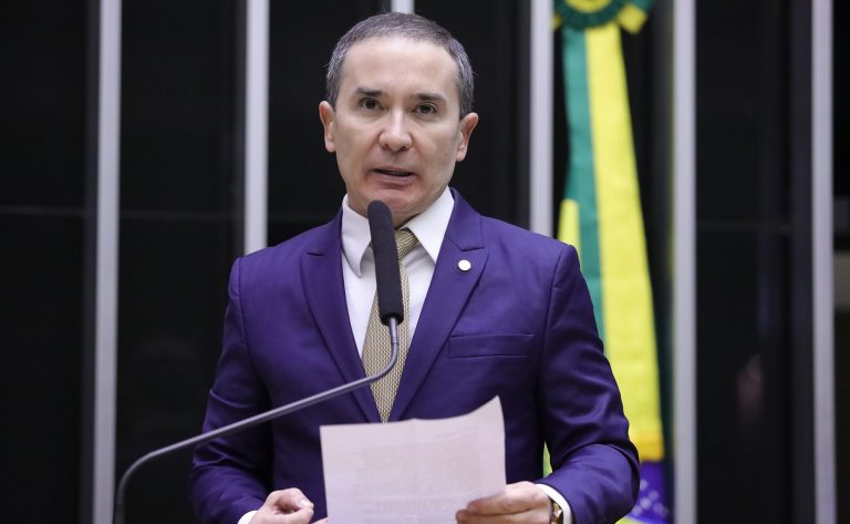Projeto altera critério no repasse de recursos federais para alfabetização