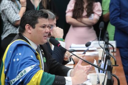 Comissão aprova projeto que proíbe uso de arma de fogo por segurança do presidente da República
