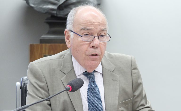 Comissão convoca Mauro Vieira para explicar asilo a ex-primeira-dama peruana