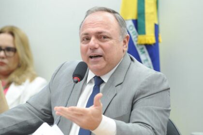 Projeto define antissemitismo e veda negação ou relativismo do Holocausto 