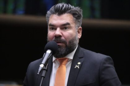Projeto suspende norma que acabou com benefício tributário para inversor fotovoltaico