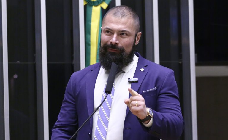 Comissão aprova recondução imediata de preso que descumprir regras da saída temporária