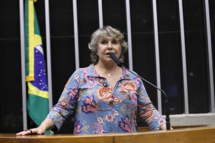 Comissão aprova projeto que garante acessibilidade de pessoa surda em concursos públicos