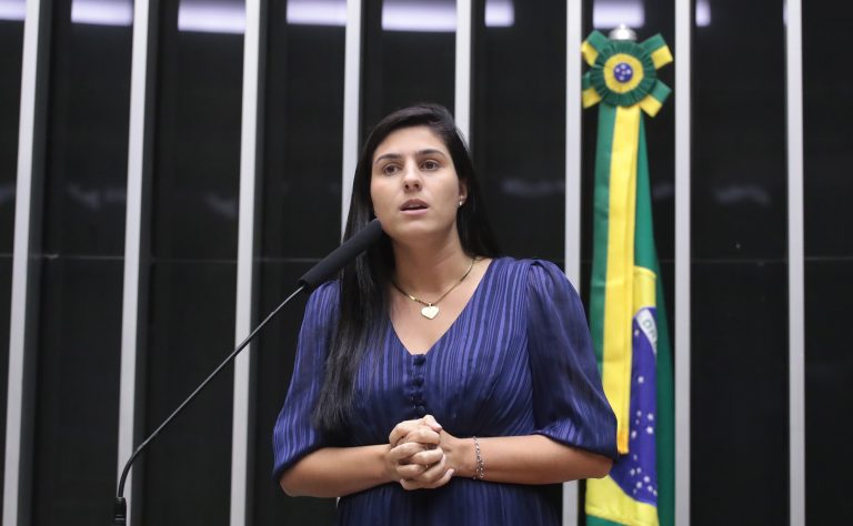 Projeto garante a funcionário com filhos prioridade para tirar férias no mesmo período do recesso escolar