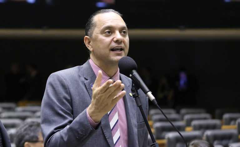 Comissão aprova prioridade no atendimento em serviços públicos para pessoas com doenças raras
