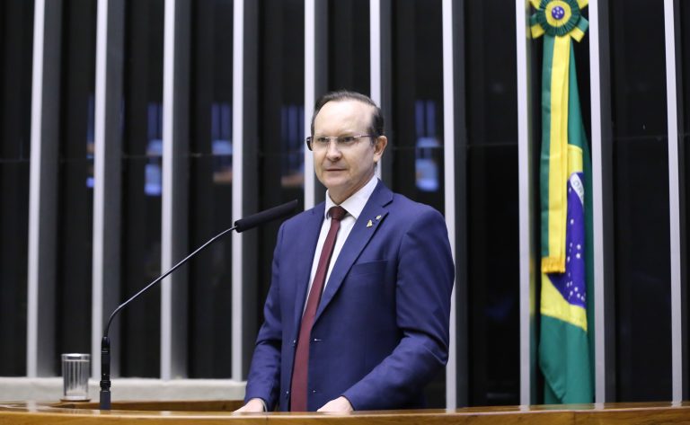 Comissão aprova projeto que prevê regras para a análise do solo e da produção agrícola após enchentes