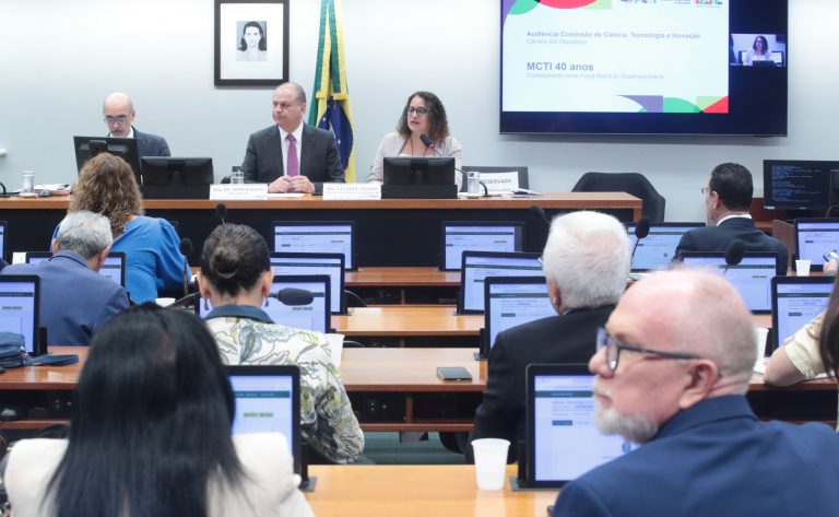 Ministra quer atrair pesquisadores que estão na Argentina e nos Estados Unidos