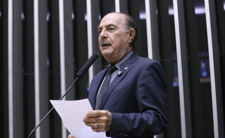 Comissão debate falta de dados sobre crianças traqueostomizadas no Brasil