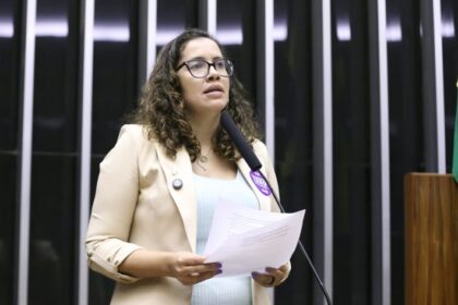 Comissão aprova projeto que facilita atendimento de idosos no serviço público
