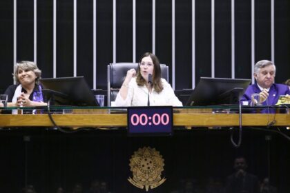 Parlamentares reverenciam a diversidade de Brasília em homenagem ao aniversário da cidade