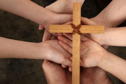 Força em Meio ao Vale: Como a Fé Pode Sustentar a Família em Tempos Difíceis
