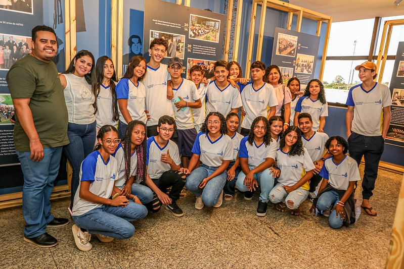TCETO recebe estudantes para conhecer estrutura e memorial da Corte