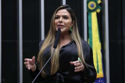 Comissão aprova suspensão por seis meses da CNH e de linhas telefônicas de quem fizer pichação