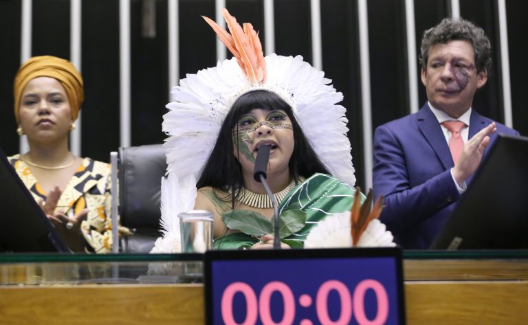 Comissão debate violência contra as meninas