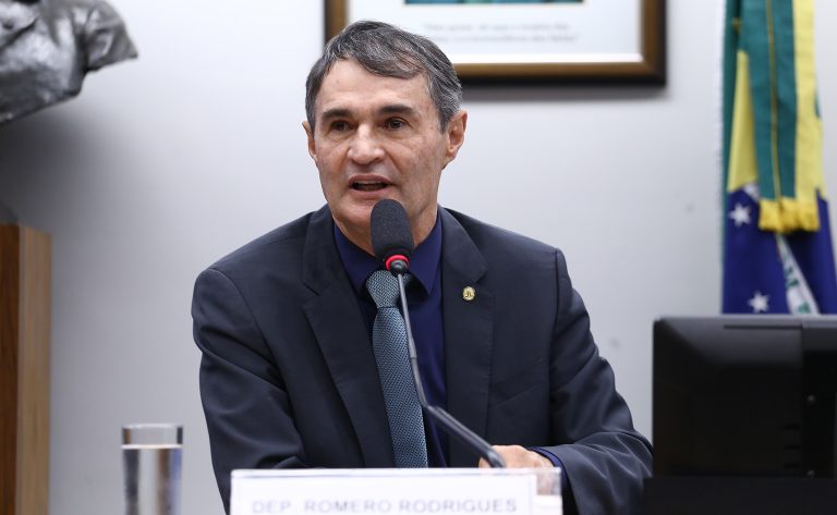 Projeto estabelece exigência de entrega rigorosa de produtos comprados pela internet