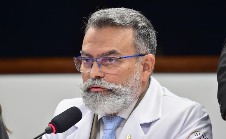 Comissão de Segurança aprova proibição de kits que incentivem uso de drogas