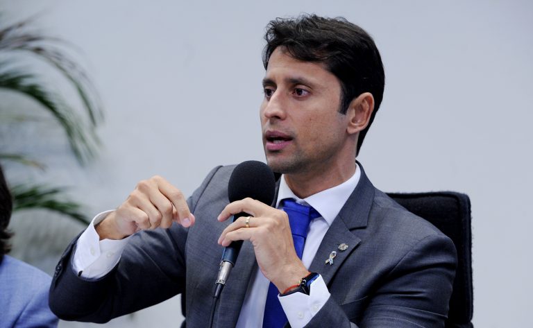 Projeto cria indenização para dependentes legais de pessoas mortas em enchentes