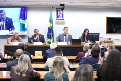 Enfermeiros reclamam de irregularidades no pagamento do piso salarial