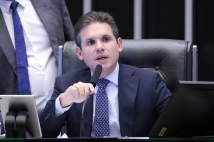Motta discute alternativa para aumento do IOF com Alcolumbre e Haddad