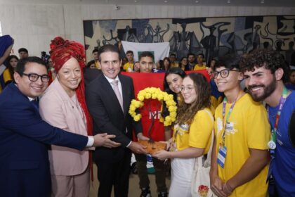 Presidente da Câmara elogia a participação de jovens na política