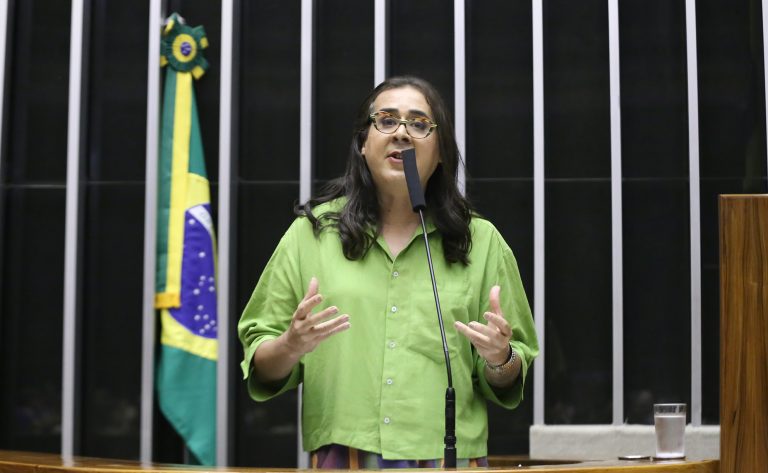 Câmara aprova projeto sobre utilização consciente da tecnologia digital; acompanhe