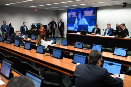 Comissão de Orçamento aprova permissão para governo reduzir Imposto de Renda por tempo indeterminado