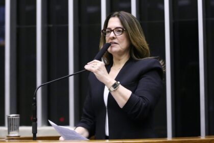 Comissão aprova uso de carros oficiais por agentes comunitários de saúde em serviço na zona rural