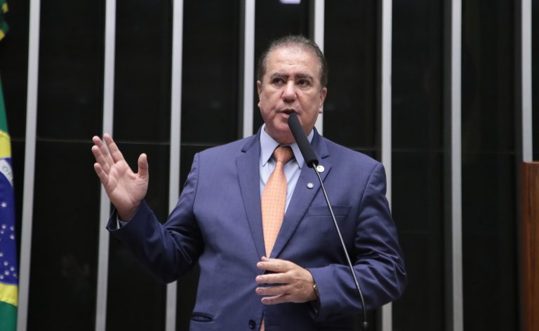 Projeto amplia possibilidade de desconto sobre multas tributárias