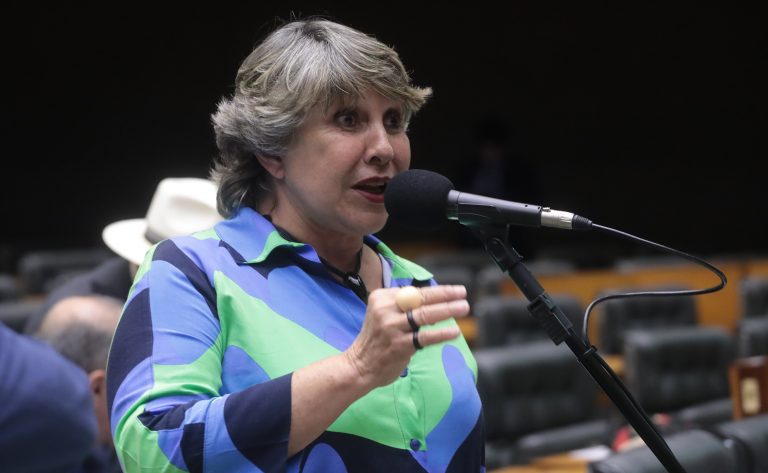 Comissão aprova projeto que flexibiliza acesso a informações de agentes políticos