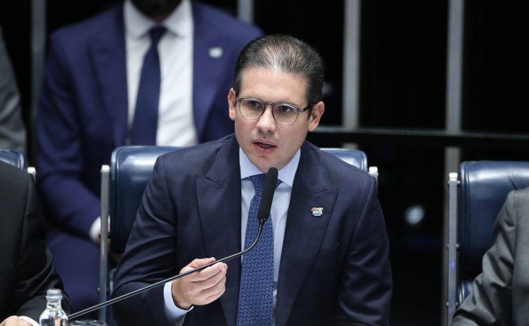 Hugo Motta defende diálogo e diplomacia para solução dos desafios globais