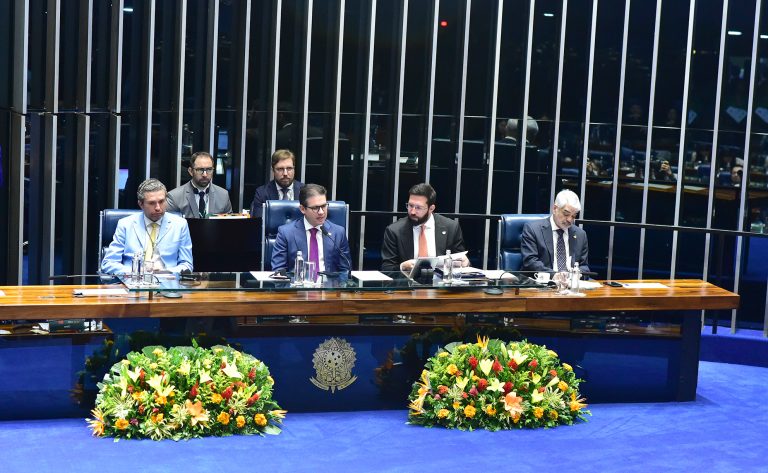 Parlamentares do BRICS defendem cooperação e regulação inclusiva da inteligência artificial