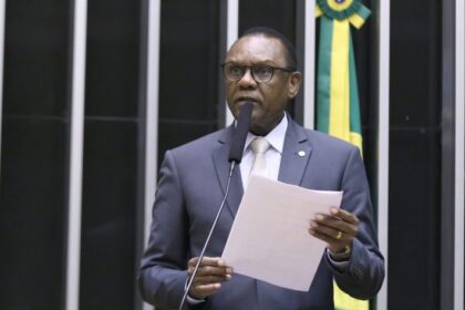 Câmara aprova revogação de trechos desatualizados da CLT e permite cancelamento on-line de contribuição sindical