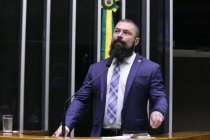 Comissão aprova permissão para morador da zona rural ter arma aos 18 anos
