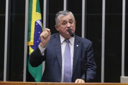 Deputados aprovam urgência para projeto que altera a tabela do Imposto de Renda