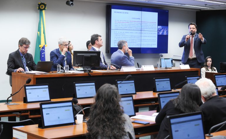 Mudança no Imposto de Renda pode provocar perda bilionária para municípios, alerta entidade
