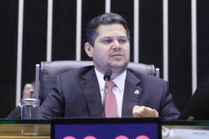 Pedido de CPI mista sobre descontos indevidos no INSS é lido em sessão do Congresso
