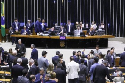 Congresso derruba veto e retoma indenização a vítimas do vírus Zika