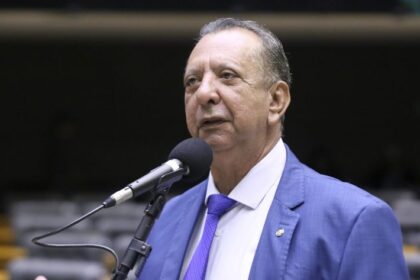 Comissão aprova projeto que obriga SUS a realizar tratamento de implante dentário