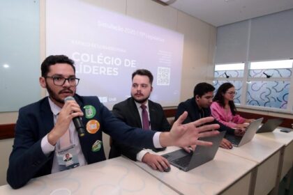 Projeto Politeia, experiência prática de universitários como deputados, termina nesta sexta-feira
